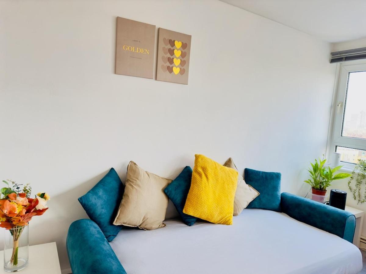 Prime Location By Eye - Direct View - Entire Flat For 3 Adults & 1 Child