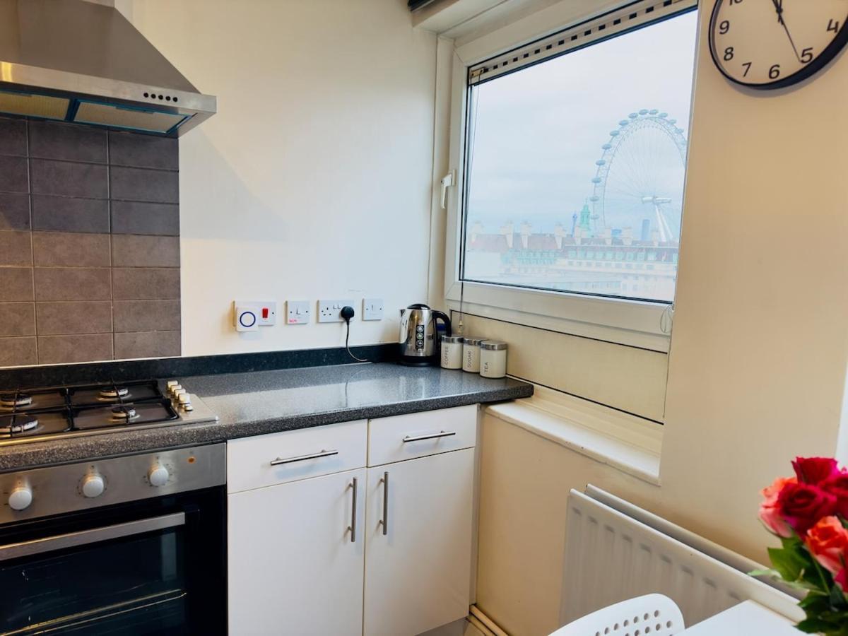 Apartment Prime Location By Eye - Direct View - Entire Flat For 3 Adults & 1 Child