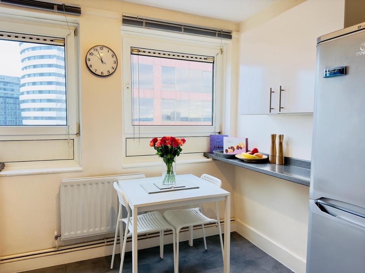 Prime Location By Eye - Direct View - Entire Flat For 3 Adults & 1 Child Apartment *